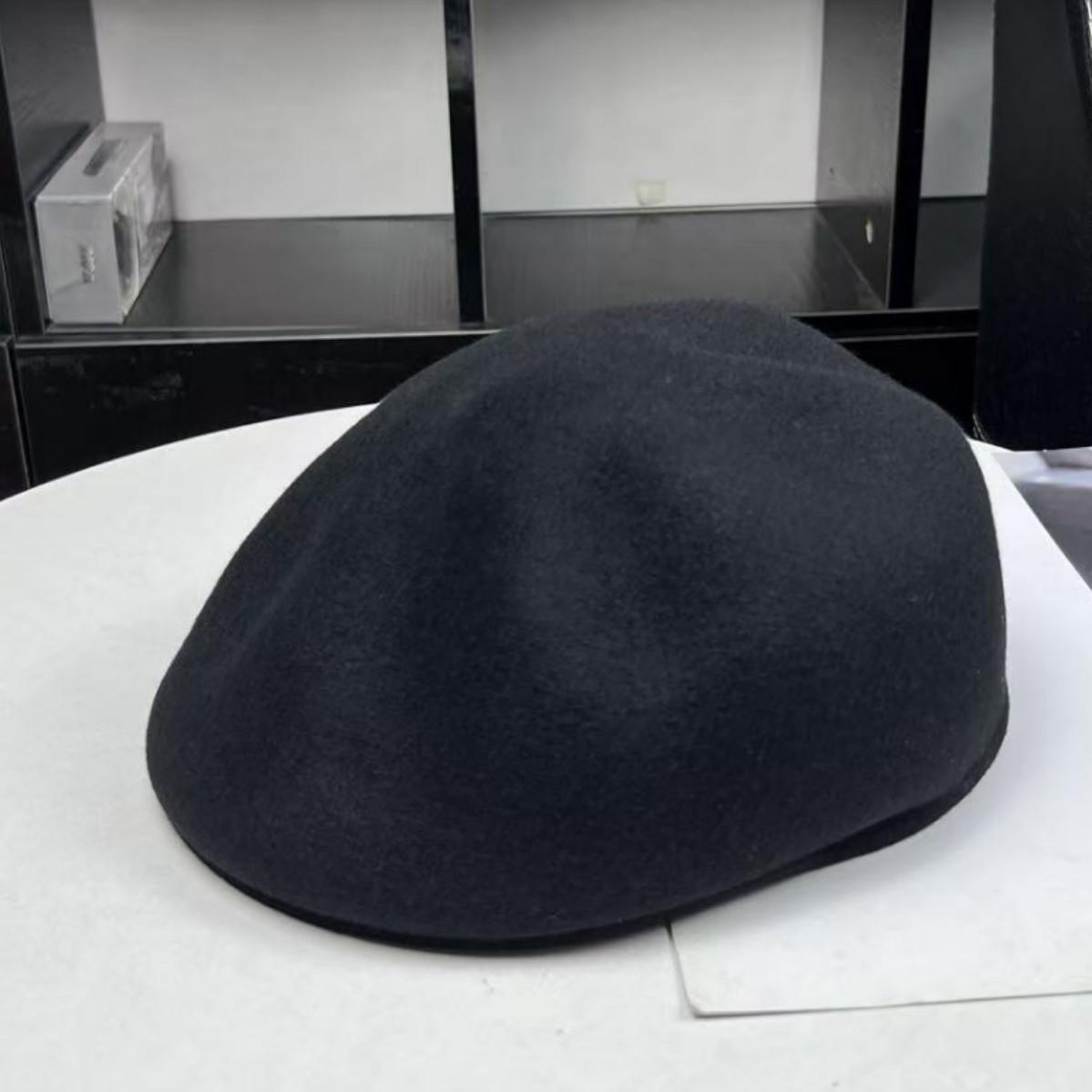 French men and women autumn and winter wool beret women British style retro painter hat versatile face peaked cap tide One size fits all чёрный
French men and women autumn and winter wool beret women British style retro painter hat versatile face peaked cap tide One size fits all чёрный