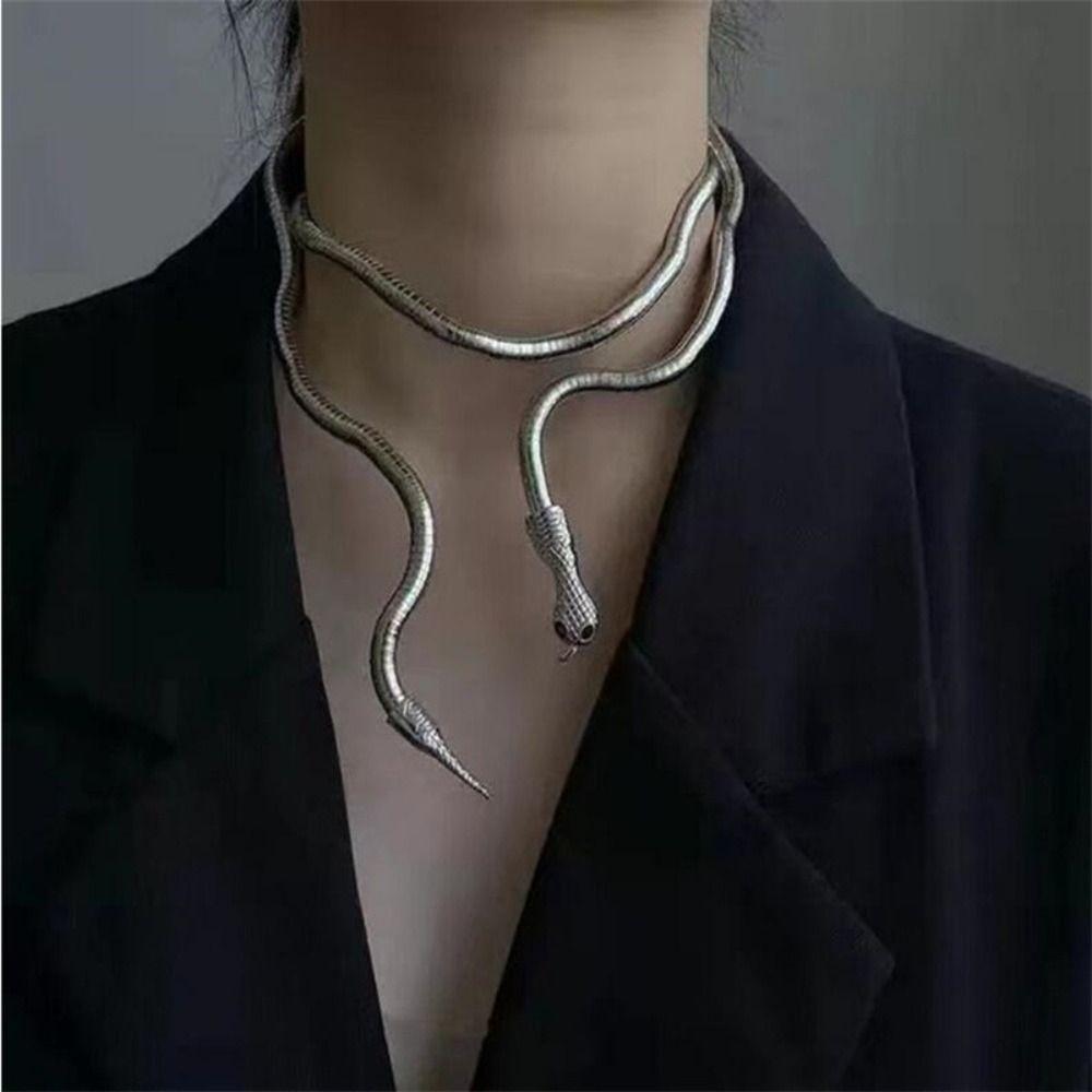 Металлический ошейник Хэллоуин аксессуары для волос чокер змея Хэллоуин косплей ожерелье змея уличный стиль
Металлический ошейник Хэллоуин аксессуары для волос чокер змея Хэллоуин косплей ожерелье змея уличный стиль