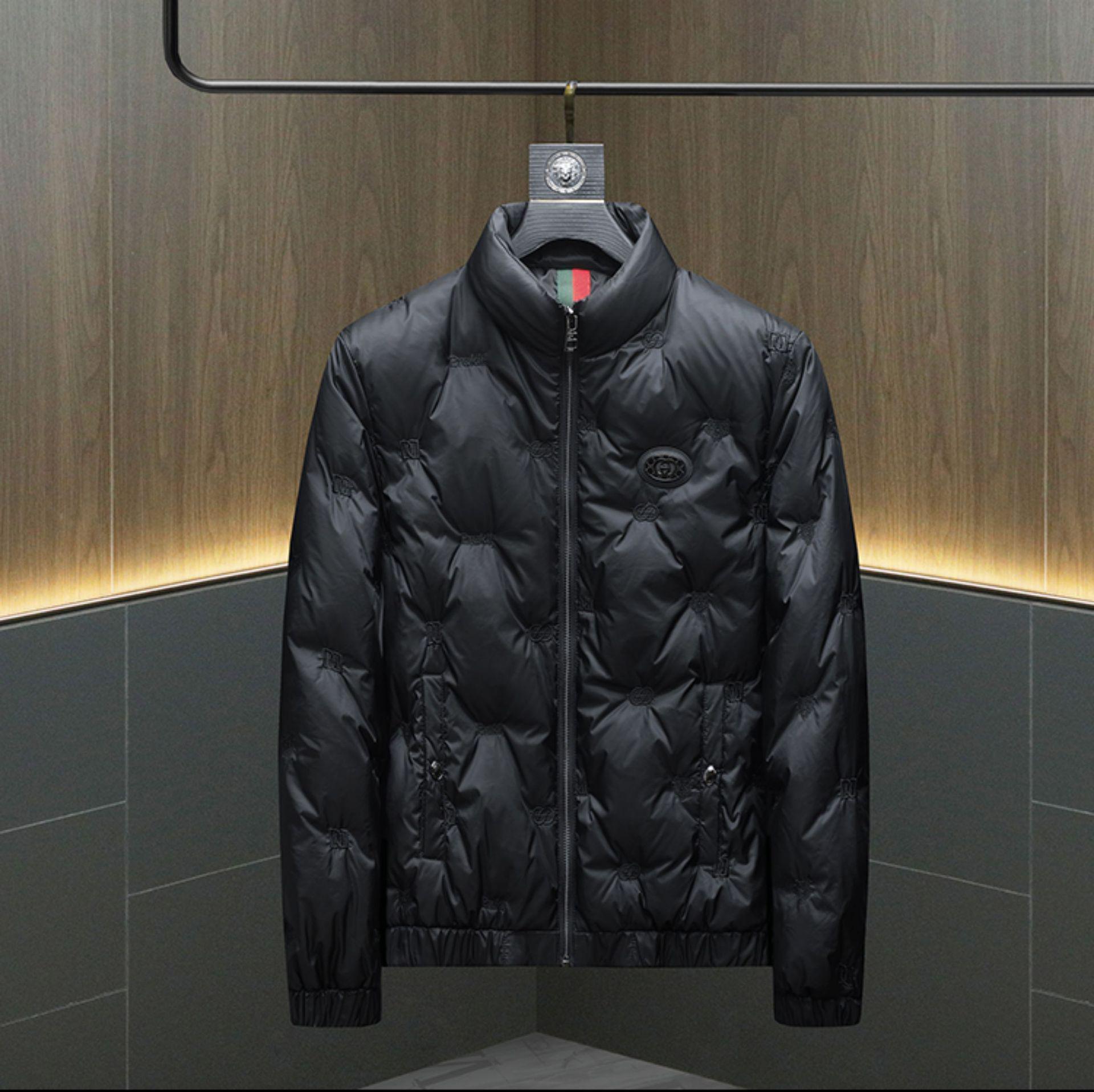 2025 Men s European Style Embroidered Stand Collar Down Jacket - Trendy Casual Winter Outerwear, Plus Size Available XXL чорний
2025 Men s European Style Embroidered Stand Collar Down Jacket - Trendy Casual Winter Outerwear, Plus Size Available XXL чорний