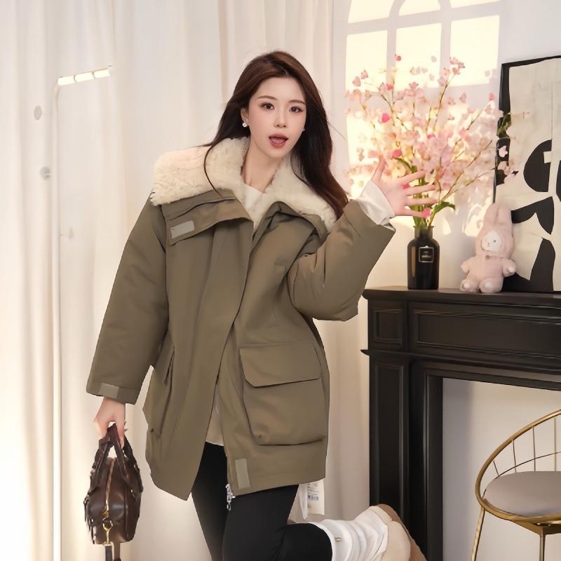 Зимнее новое пальто из овечьей шерсти, на подкладке и утолщенное, в стиле пирог, повседневное свободное средней длины, с большим меховым воротником, хлопковая одежда S 80-100 армия зеленый
Зимнее новое пальто из овечьей шерсти, на подкладке и утолщенное, в стиле пирог, повседневное свободное средней длины, с большим меховым воротником, хлопковая одежда S 80-100 армия зеленый