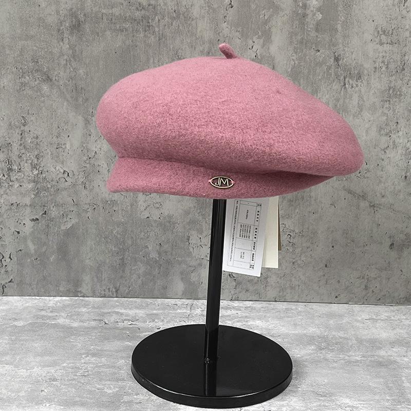 Elegant Big Hat With Small Folds On The Face Painter Hat Women S Warm Simple Solid Color Wool Beret One size fits all 55-58cm, can be adjusted smaller
Elegant Big Hat With Small Folds On The Face Painter Hat Women S Warm Simple Solid Color Wool Beret One size fits all 55-58cm, can be adjusted smaller