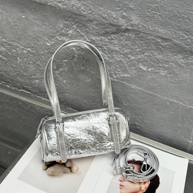 Женская сумочка из натуральной кожи, ручная цилиндрическая сумка, сумка на одно плечо, простая сумка подмышкой One Size серебряный
Женская сумочка из натуральной кожи, ручная цилиндрическая сумка, сумка на одно плечо, простая сумка подмышкой One Size серебряный