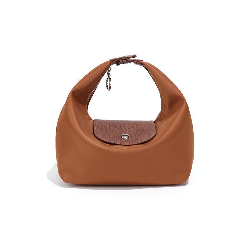 Early Autumn New Handheld Underarm Lunch Box Bag, Lightweight Dumpling Bag, Single Shoulder Crossbody Bento Bag
Early Autumn New Handheld Underarm Lunch Box Bag, Lightweight Dumpling Bag, Single Shoulder Crossbody Bento Bag