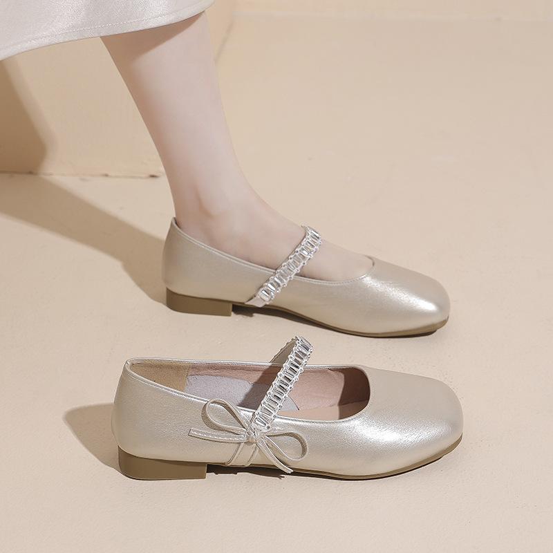 Mary Jane small leather shoes women s new summer women s shoes temperament square head thick heel single shoes with skirt shoes 40 шампанского
Mary Jane small leather shoes women s new summer women s shoes temperament square head thick heel single shoes with skirt shoes 40 шампанского