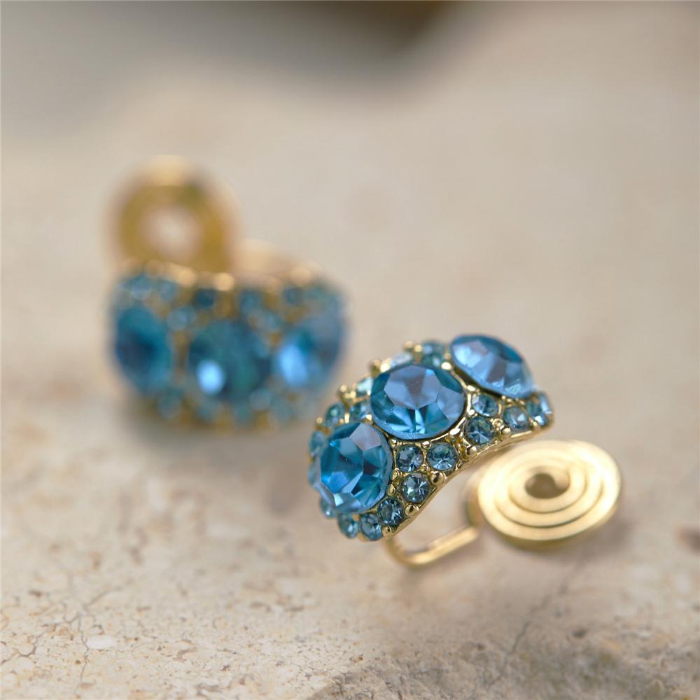 Elegant Female Blue Rhinestone Clip Earrings 2024 Trend Gold Color Wedding Jewelry For Women
Elegant Female Blue Rhinestone Clip Earrings 2024 Trend Gold Color Wedding Jewelry For Women