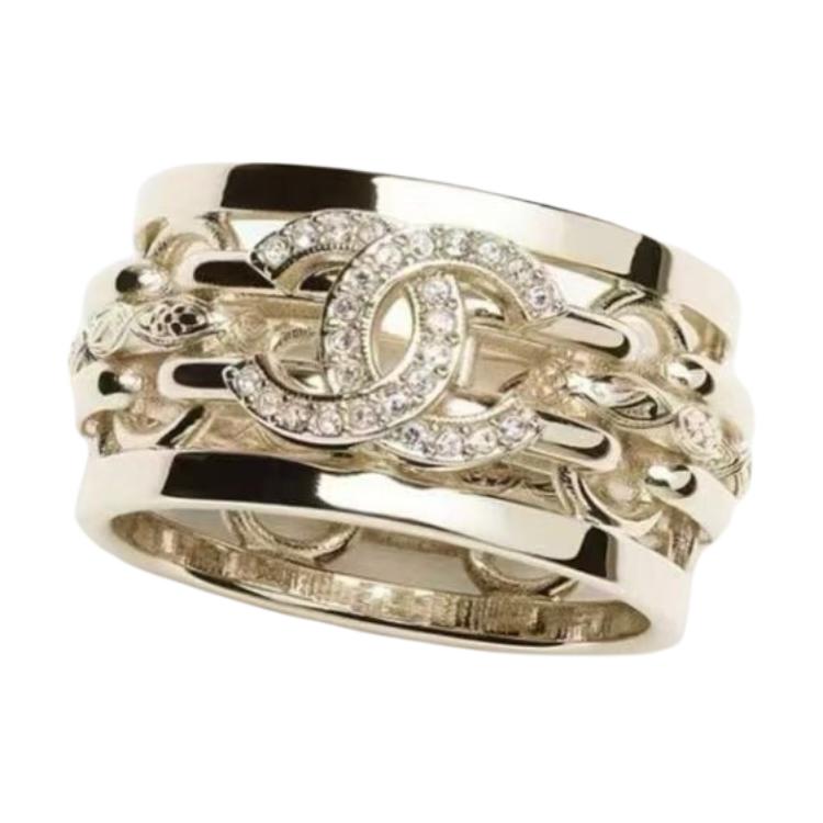 Chanel Unique Design Metal Ring With Chain Inlay Unisex rings Gold ABG088-B21075-U1943 Box+Shopping Bag
Chanel Unique Design Metal Ring With Chain Inlay Unisex rings Gold ABG088-B21075-U1943 Box+Shopping Bag