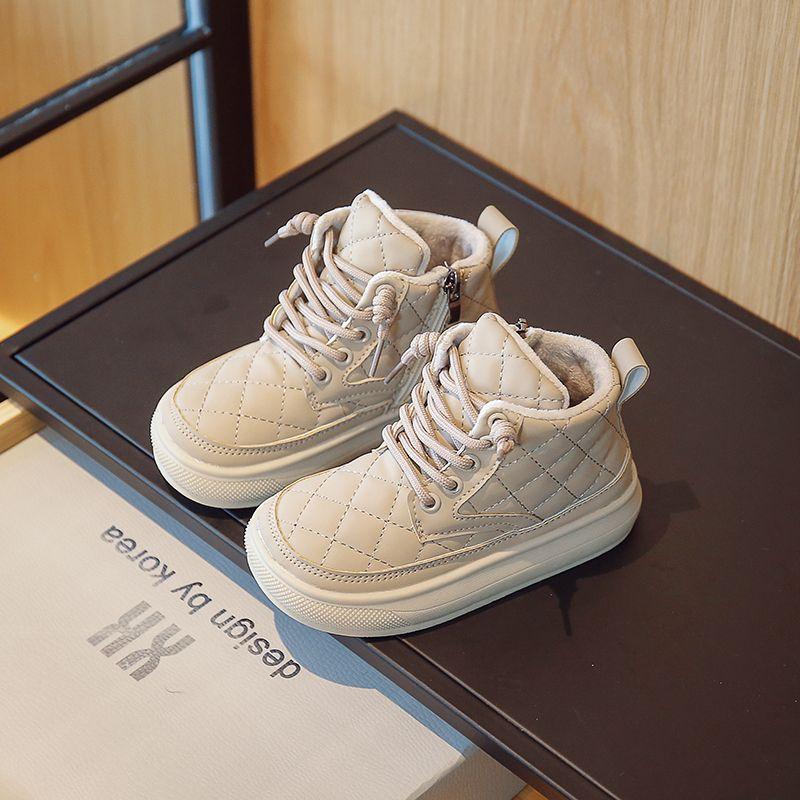 Обувь для девочек 2025 зима новая детская спортивная обувь для девочек среднего и старшего возраста бархатные хлопковые туфли мартин зимние ботинки 26 yards inner length 16.6cm
Обувь для девочек 2025 зима новая детская спортивная обувь для девочек среднего и старшего возраста бархатные хлопковые туфли мартин зимние ботинки 26 yards inner length 16.6cm