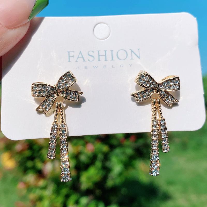 Korean Fashion Bowknot Tassel Earrings Crystal Pendants Female Luxury Short Long Hanging Earrngs Unique Design Cool Stuff
Korean Fashion Bowknot Tassel Earrings Crystal Pendants Female Luxury Short Long Hanging Earrngs Unique Design Cool Stuff