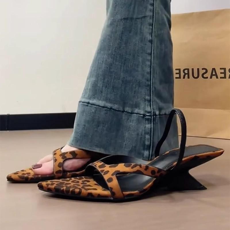 Leopard High Heels Sandals Women Slippers Pointed Toe Summer Shoes 2025 Trend Brand Sexy Slingback Designer Woman Pumps Dress 40 леопард друку кольору
Leopard High Heels Sandals Women Slippers Pointed Toe Summer Shoes 2025 Trend Brand Sexy Slingback Designer Woman Pumps Dress 40 леопард друку кольору