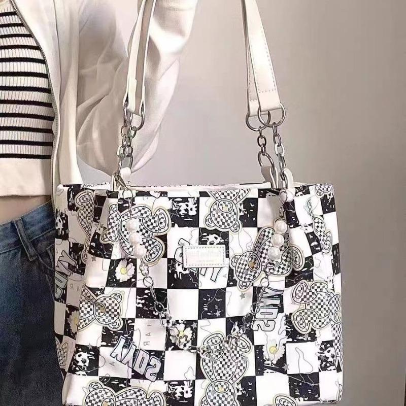 Commuter large-capacity tote bag female new bear graffiti student versatile shoulder bag canvas bag білий
Commuter large-capacity tote bag female new bear graffiti student versatile shoulder bag canvas bag білий
