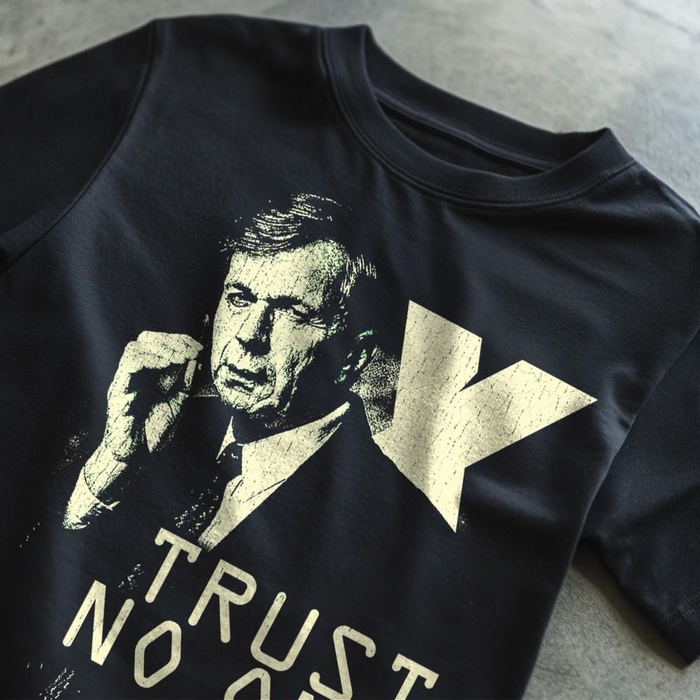 X Files Akte X marlboro Man Scully Mulder Skinner Retro 80s Tshirt 4XL
X Files Akte X marlboro Man Scully Mulder Skinner Retro 80s Tshirt 4XL