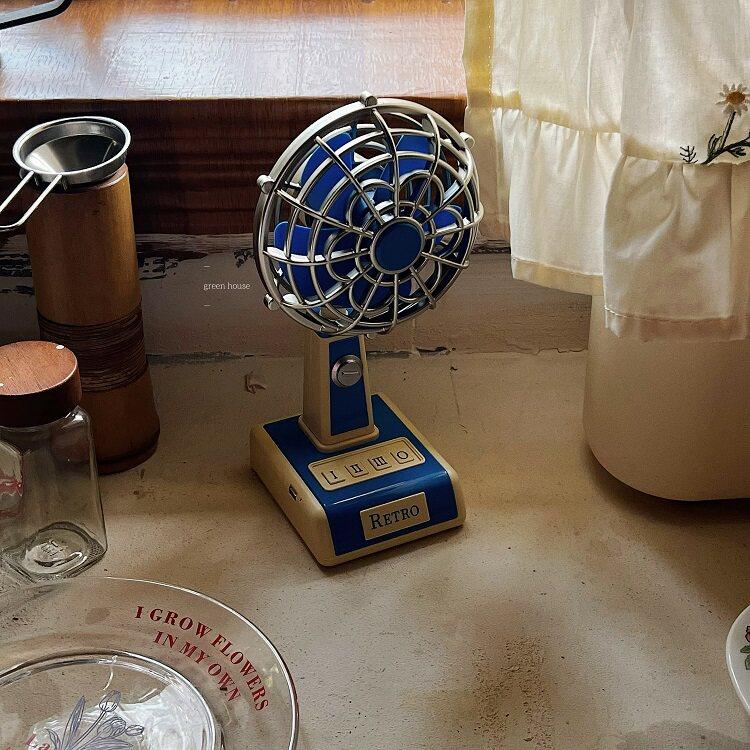 2026 Retro Mini USB Type-C Charging Angle Wind Adjustable Desktop Fan Home Furniture синій
2026 Retro Mini USB Type-C Charging Angle Wind Adjustable Desktop Fan Home Furniture синій