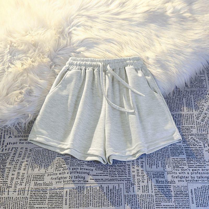 Unisex Summer Three-Quarter Sports Shorts for Running and Casual Wear L
Unisex Summer Three-Quarter Sports Shorts for Running and Casual Wear L