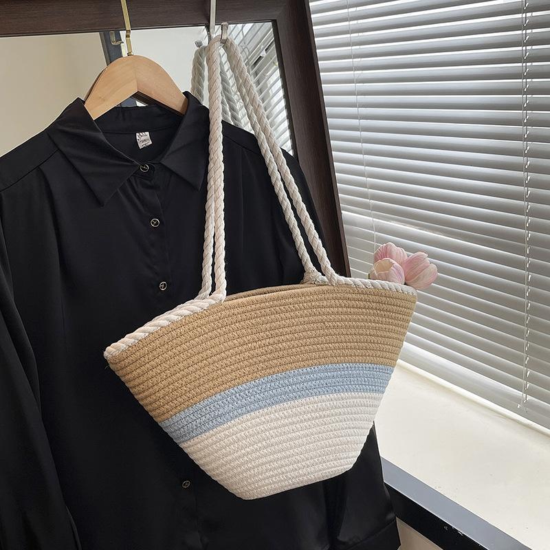 Пляжная универсальная большая вместительная модная сумка-тоут в сочетании цветов, женская летняя в иностранном стиле, для отпуска, плетеная, новая на плечо синий
Пляжная универсальная большая вместительная модная сумка-тоут в сочетании цветов, женская летняя в иностранном стиле, для отпуска, плетеная, новая на плечо синий