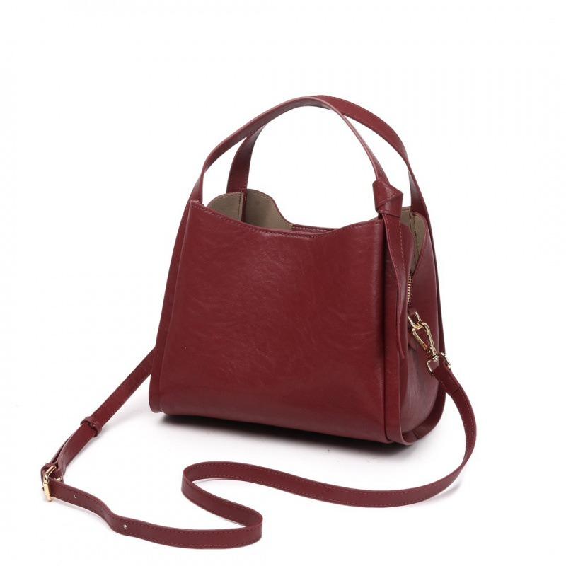 Сумка-корзина Niche Design из коровьей кожи растительного дубления в стиле ретро с практичной сумкой через плечо One Size красный
Сумка-корзина Niche Design из коровьей кожи растительного дубления в стиле ретро с практичной сумкой через плечо One Size красный