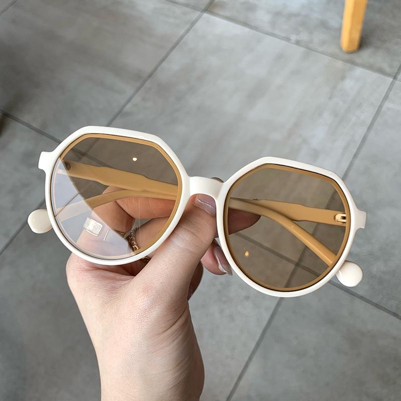 Retro Oval Shaped Small Frame Sunglasses European and American Men Women Trendy Round Face Slimming Street Hip-hop Glasses бежевый
Retro Oval Shaped Small Frame Sunglasses European and American Men Women Trendy Round Face Slimming Street Hip-hop Glasses бежевый