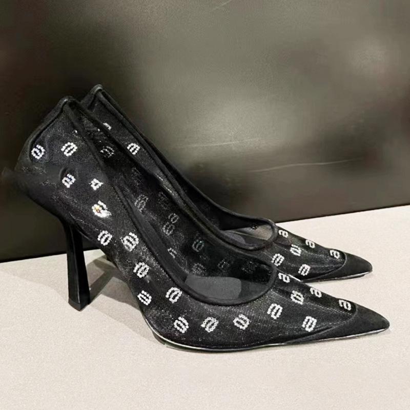 Поставка высоких каблуков с буквами-алмазами, дышащие сетчатые туфли на высоком каблуке, однотонные туфли с буквами-алмазами и стразами 34
Поставка высоких каблуков с буквами-алмазами, дышащие сетчатые туфли на высоком каблуке, однотонные туфли с буквами-алмазами и стразами 34