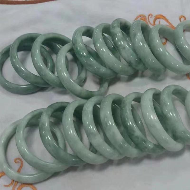 Guizhou Jade Green Bead Bracelet - Women s Natural Jade with Floating Flowers Design Dark Green 55-56mm
Guizhou Jade Green Bead Bracelet - Women s Natural Jade with Floating Flowers Design Dark Green 55-56mm