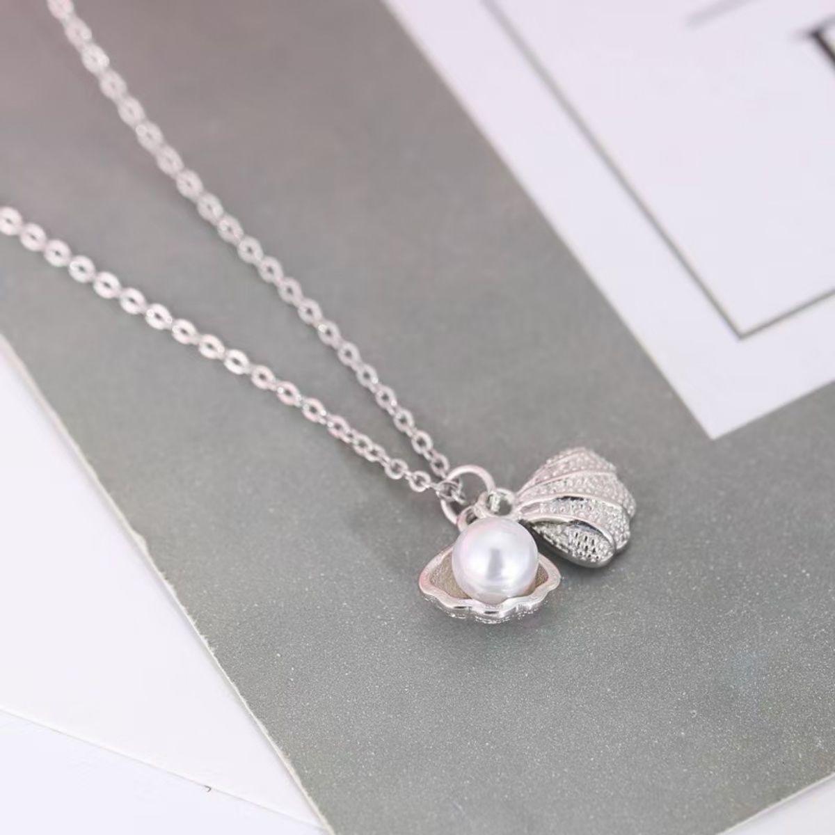2026 High-End Silver Pearl Pendant for Men and Women: Retro Alloy Design, Ideal Gift
2026 High-End Silver Pearl Pendant for Men and Women: Retro Alloy Design, Ideal Gift