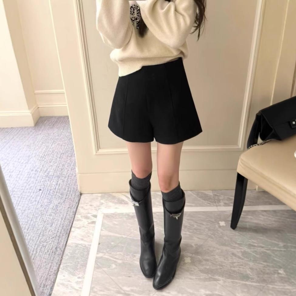 Women s Wool High-Waist Gray Bootcut Shorts - Autumn/Winter Casual Wide-Leg Outerwear M чёрный
Women s Wool High-Waist Gray Bootcut Shorts - Autumn/Winter Casual Wide-Leg Outerwear M чёрный