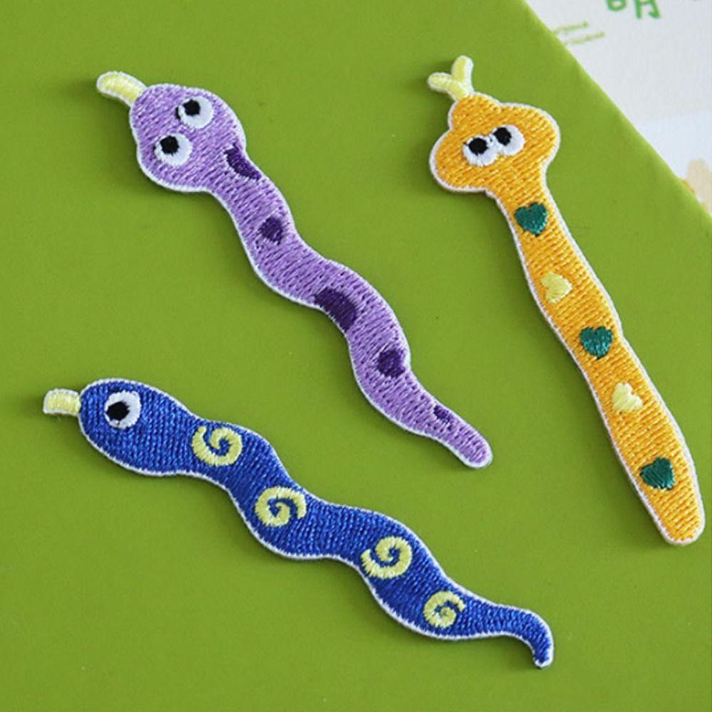 5PCS Cute Snake Embroidered Patch Sticker Self-adhesive Clothes Appliques Clothing Patch Sewing
5PCS Cute Snake Embroidered Patch Sticker Self-adhesive Clothes Appliques Clothing Patch Sewing