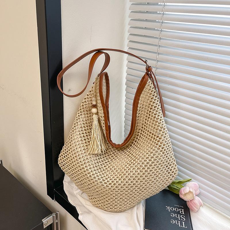 Summer new popular woven fashion armpit bag women s seaside beach vacation shoulder tote bag off білий колір
Summer new popular woven fashion armpit bag women s seaside beach vacation shoulder tote bag off білий колір