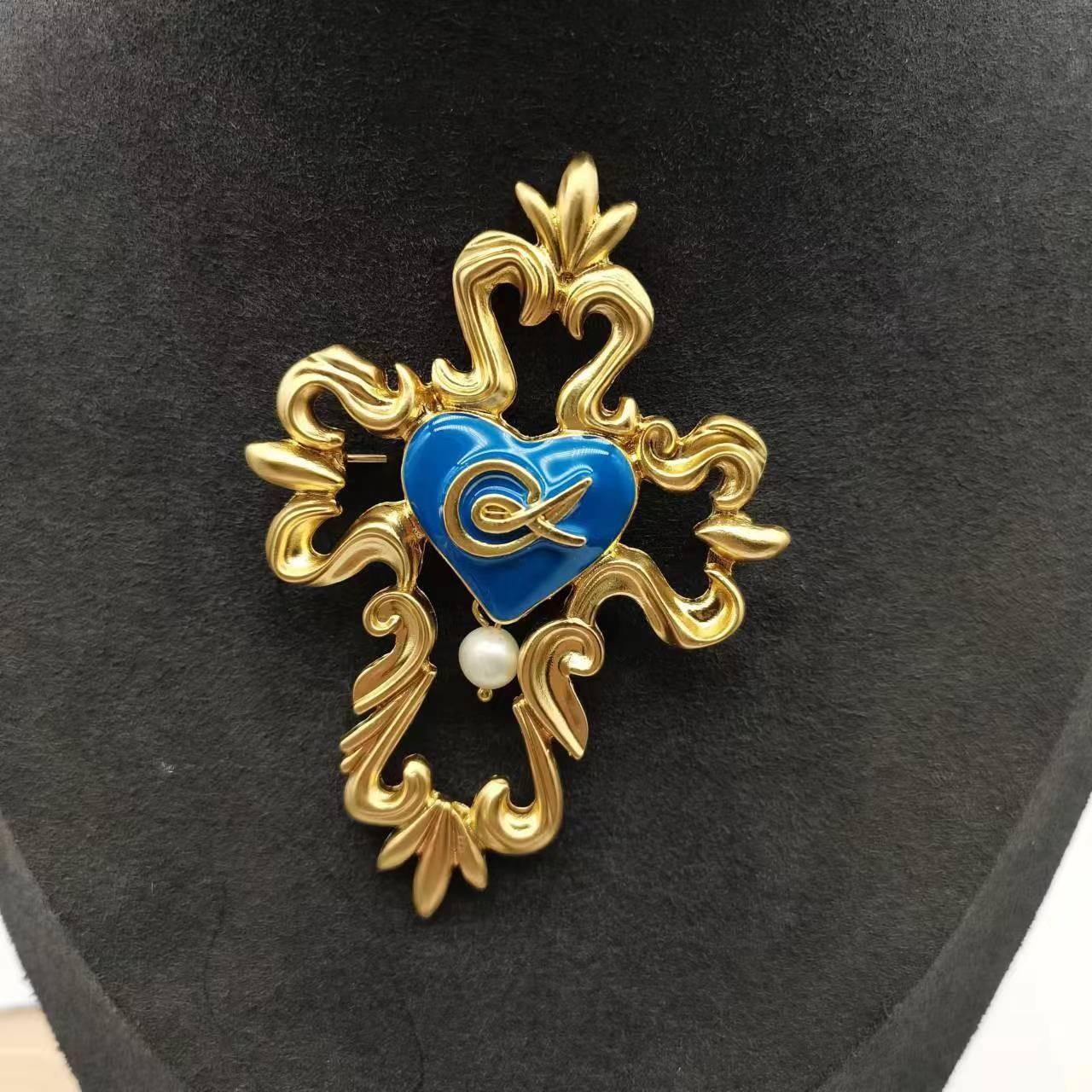 S925 Серебро Легкая Роскошная Тяжелая Промышленность Высокое Качество Цветной Глазури Ретро Маркировка Модная Брошь
S925 Серебро Легкая Роскошная Тяжелая Промышленность Высокое Качество Цветной Глазури Ретро Маркировка Модная Брошь