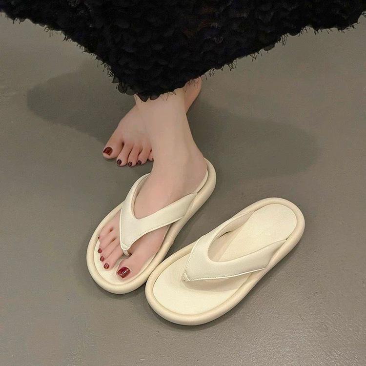 Thick-soled flip-flops shoes women s shoes wear 2025 new summer soft-soled shit-stepping sandals beach sandals 39
Thick-soled flip-flops shoes women s shoes wear 2025 new summer soft-soled shit-stepping sandals beach sandals 39