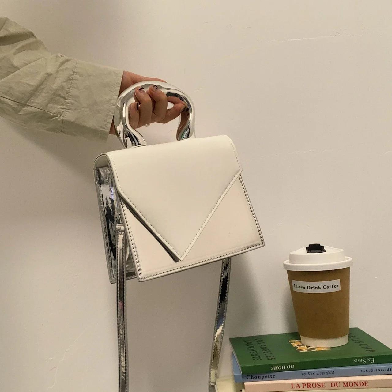 ФланельМаленькая квадратная сумка с магнитной застежкой, контрастная по цвету сумка с крестообразной вышивкой, универсальная мини-портативная усовершенствованная нишевая сумка из ПУ
ФланельМаленькая квадратная сумка с магнитной застежкой, контрастная по цвету сумка с крестообразной вышивкой, универсальная мини-портативная усовершенствованная нишевая сумка из ПУ