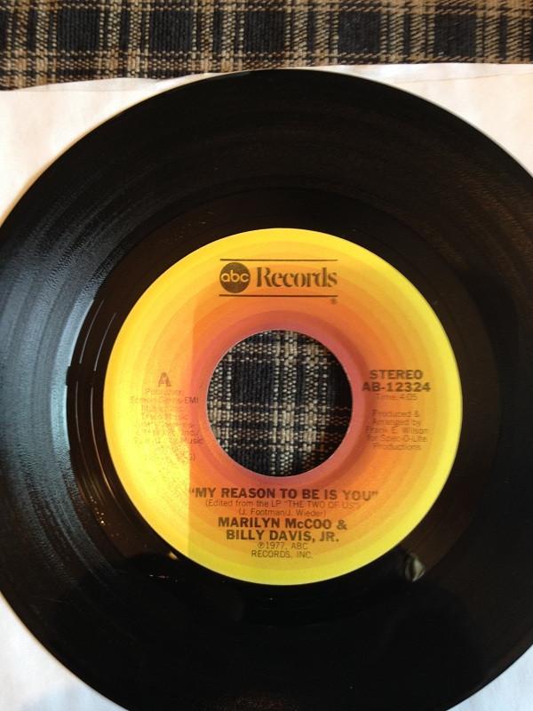 7inch Record MARILYN MCCOO & BILLY DAVIS JR. - My Reason To Be Is You AB12324 ABC Records 1977 US Soul/Funk Used
7inch Record MARILYN MCCOO & BILLY DAVIS JR. - My Reason To Be Is You AB12324 ABC Records 1977 US Soul/Funk Used