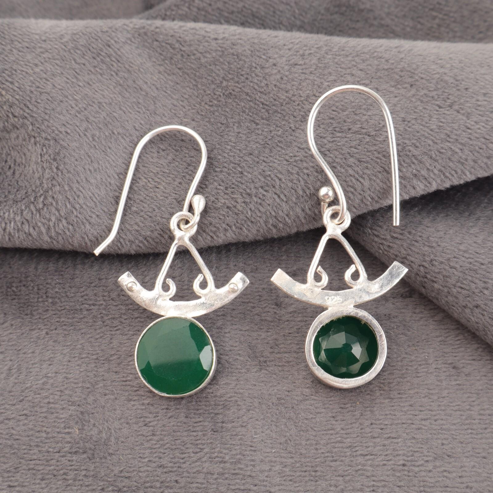 Green Onyx Gemstone Handmade 925 Sterling Silver Jewelry Dangle Earrings 1.63 EE-152-17
Green Onyx Gemstone Handmade 925 Sterling Silver Jewelry Dangle Earrings 1.63 EE-152-17
