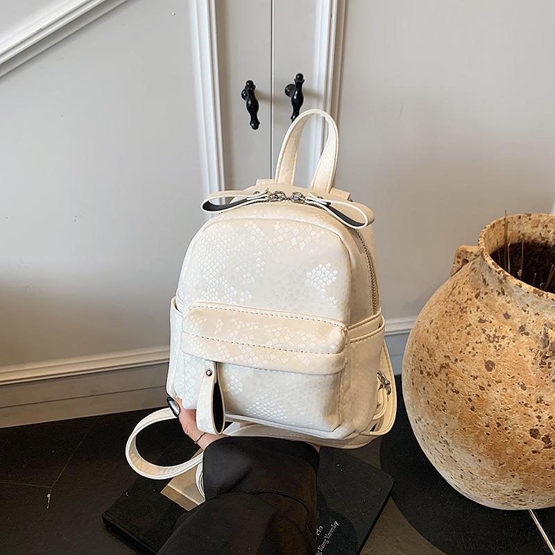 Универсальная сумка-рюкзак женская лето 2025 новый студенческий повседневный рюкзак школьная сумка портативная дорожная сумка белый
Универсальная сумка-рюкзак женская лето 2025 новый студенческий повседневный рюкзак школьная сумка портативная дорожная сумка белый