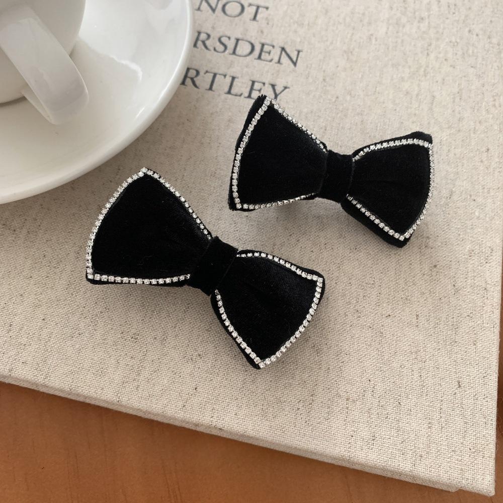 Velvet rhinestone bow hairpin autumn and winter low ponytail braid clip versatile hairpin hair accessories
Velvet rhinestone bow hairpin autumn and winter low ponytail braid clip versatile hairpin hair accessories