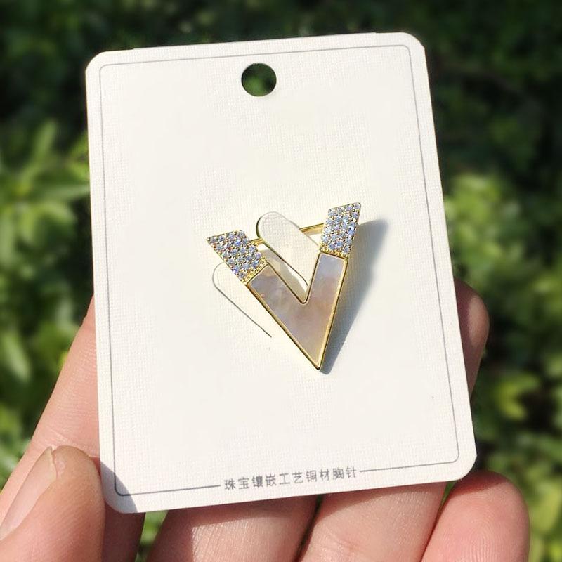 Letter Brooch Female Corsage Neckline Decoration Small Pin Fixed Clothes Cardigan Sweater Button Neckpin
Letter Brooch Female Corsage Neckline Decoration Small Pin Fixed Clothes Cardigan Sweater Button Neckpin