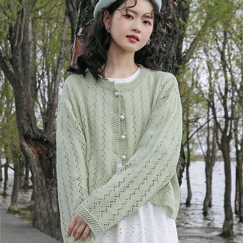 Pearl buckle thin hollow knitted sweater short women s spring and autumn French sweet sweater women s niche high sense 47-32 (average size) зелений
Pearl buckle thin hollow knitted sweater short women s spring and autumn French sweet sweater women s niche high sense 47-32 (average size) зелений
