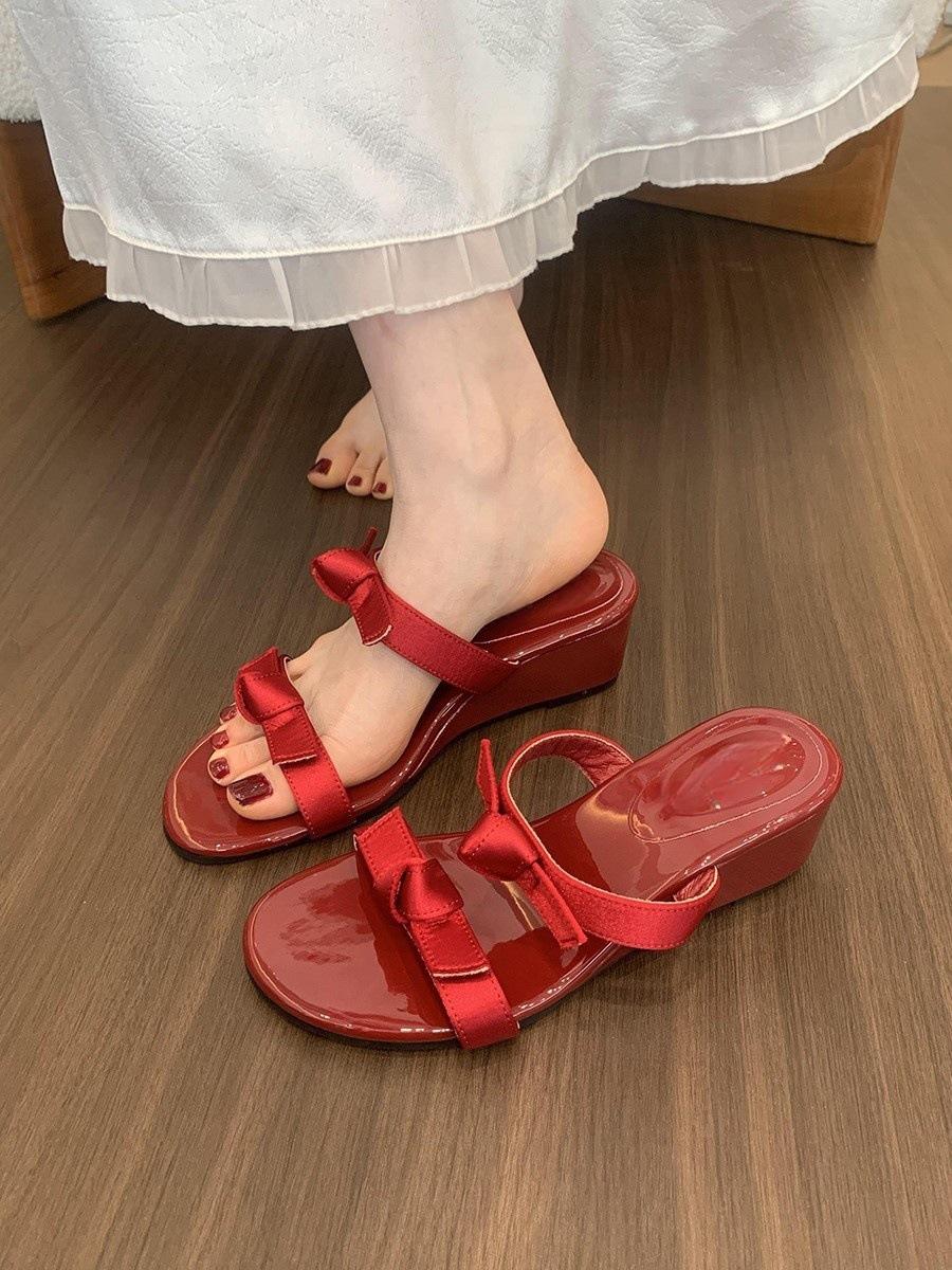 Слиперы на танкетке с леопардовым принтом, маленькие крутые тапочки, туфельки феи, босоножки на высоком каблуке с ремешками, для отдыха 35 красный
Слиперы на танкетке с леопардовым принтом, маленькие крутые тапочки, туфельки феи, босоножки на высоком каблуке с ремешками, для отдыха 35 красный