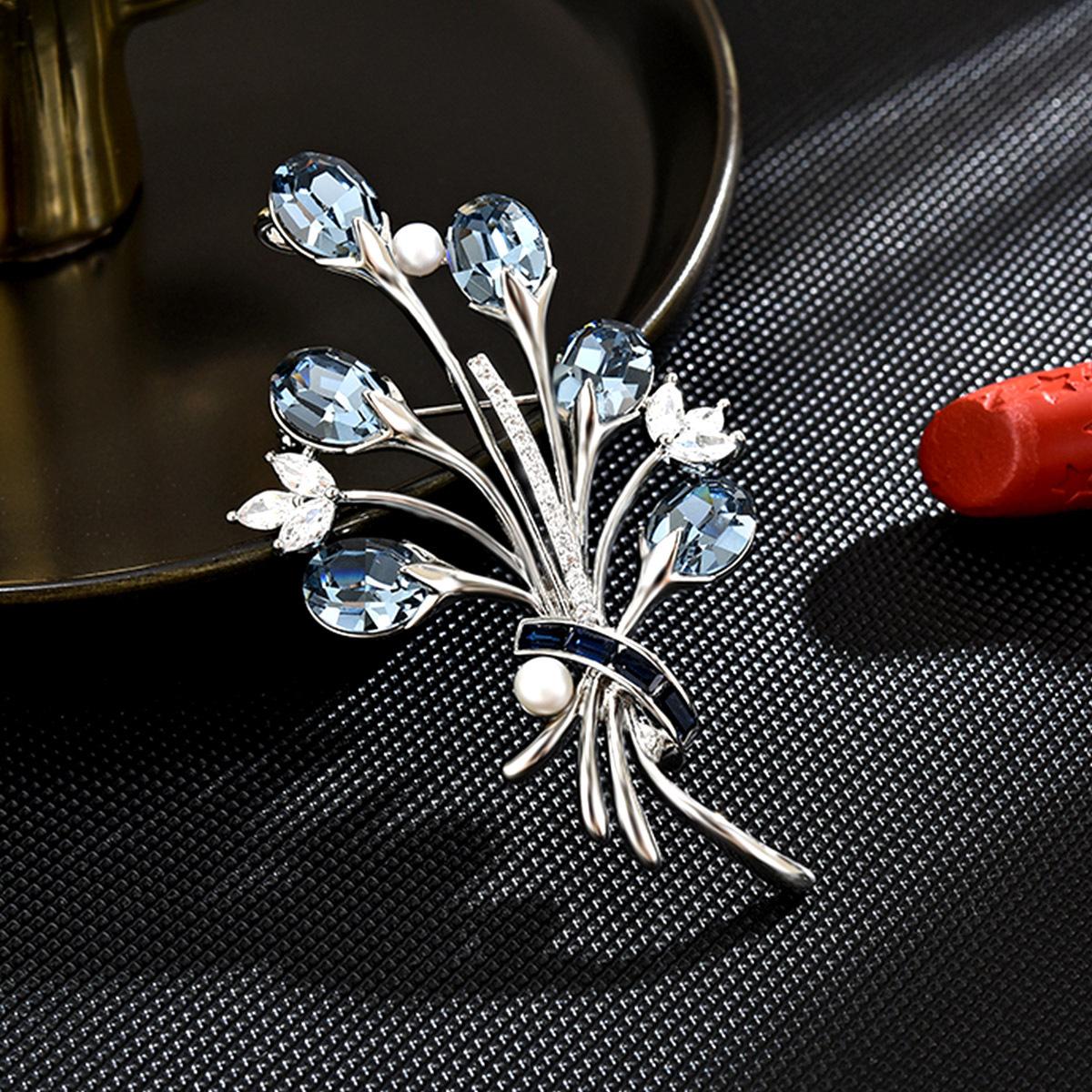 Women s Light Luxury Design Elegant Imitation Pearl Bouquet Brooch Fashionable And Versatile Niche Design Brooch
Women s Light Luxury Design Elegant Imitation Pearl Bouquet Brooch Fashionable And Versatile Niche Design Brooch