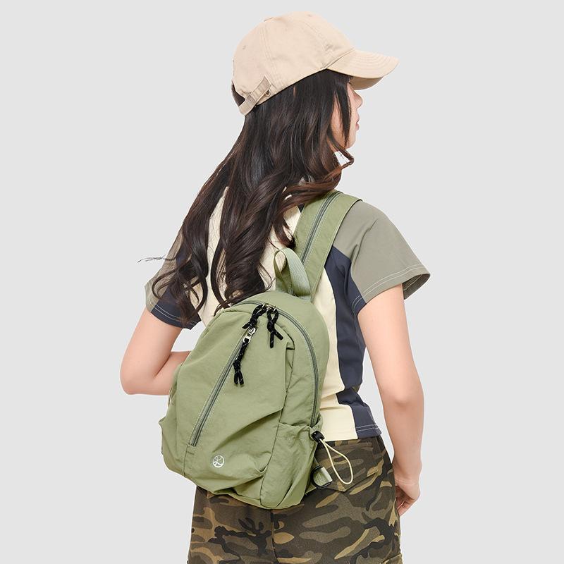 New retro casual backpack, lightweight and versatile backpack, simple and large-capacity travel bag for women бежевый
New retro casual backpack, lightweight and versatile backpack, simple and large-capacity travel bag for women бежевый