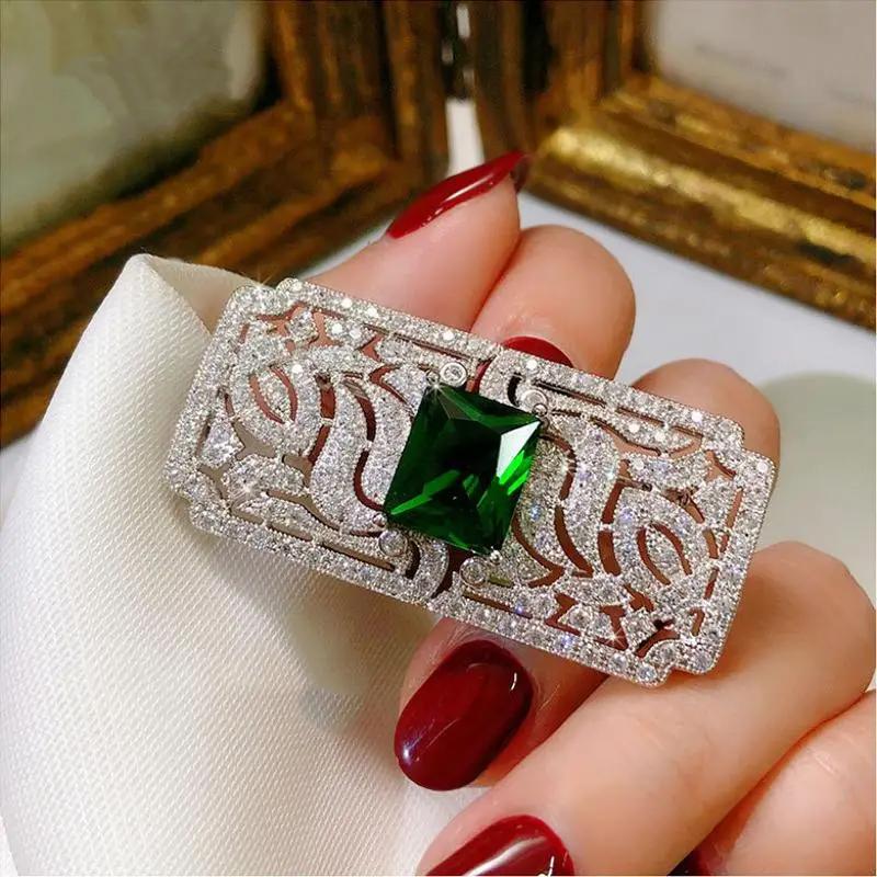 UILZ Vintage Geometric Crystal Brooches for Women Korean Trendy Corsage Pins Suit Dress Clothes Wedding Accessories
UILZ Vintage Geometric Crystal Brooches for Women Korean Trendy Corsage Pins Suit Dress Clothes Wedding Accessories