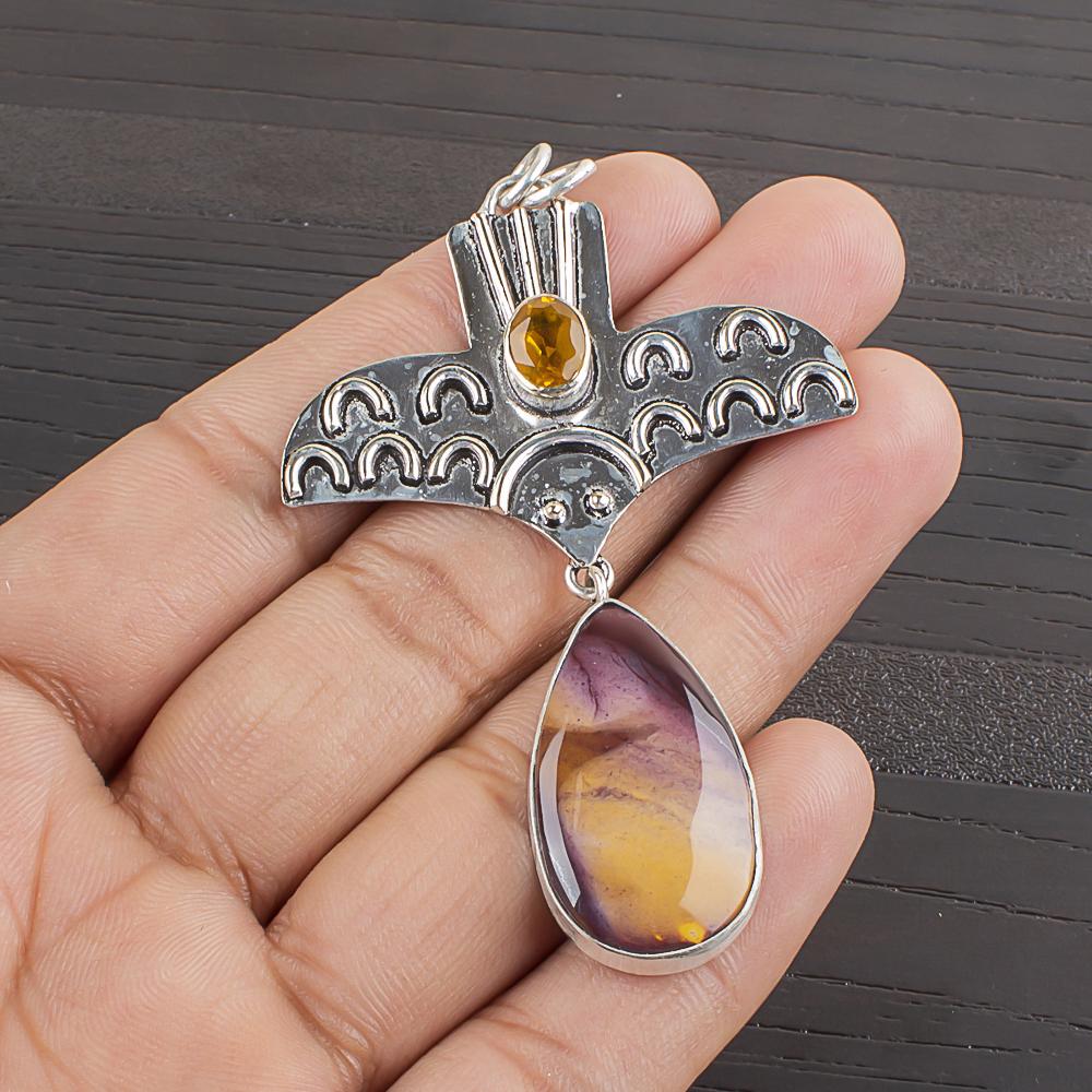 Natural Mookaite Gemstone 925 Sterling Silver Jewelry Designer Pendant 2.69 AJP-2358
Natural Mookaite Gemstone 925 Sterling Silver Jewelry Designer Pendant 2.69 AJP-2358