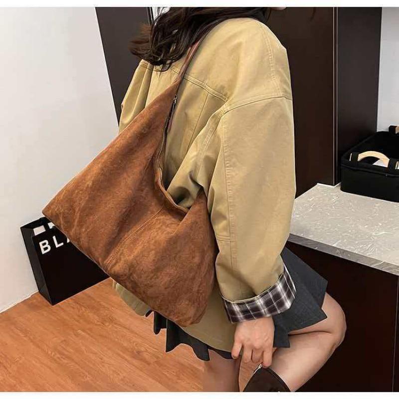 American Tote Bag Women s High-end All-matching Commuting Retro Suede Shoulder 38x10x38
American Tote Bag Women s High-end All-matching Commuting Retro Suede Shoulder 38x10x38