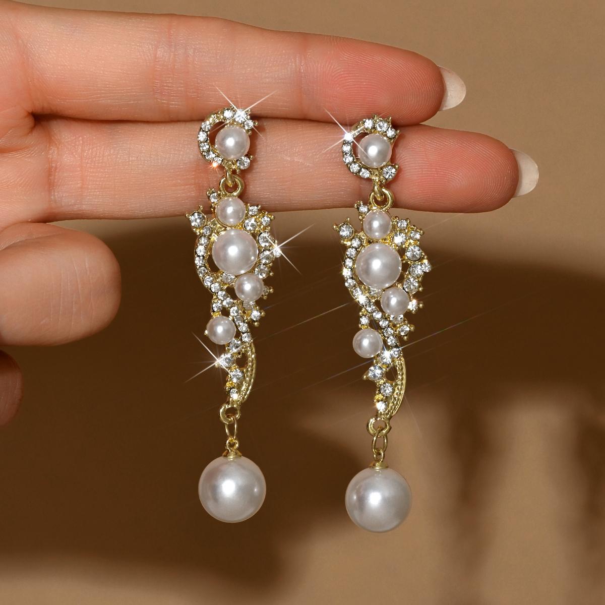 Ladies fashionable design, pearl light luxury style, elegant earrings, jewelry suitable for dates, parties, holidays, gifts
Ladies fashionable design, pearl light luxury style, elegant earrings, jewelry suitable for dates, parties, holidays, gifts