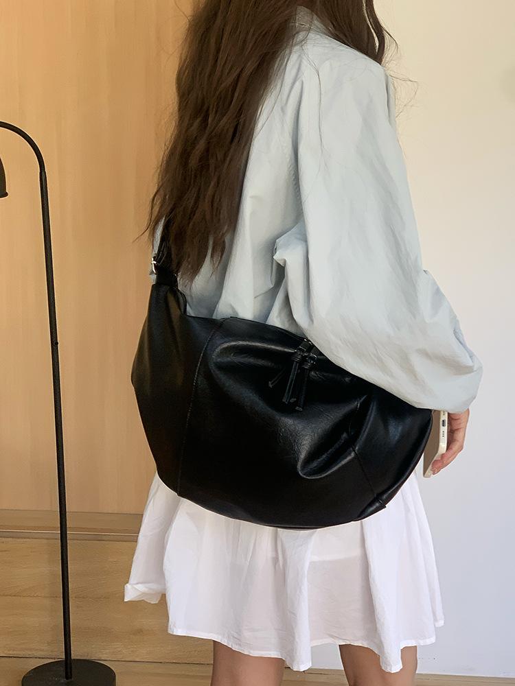 Casual Women hobos Shoulder Bags Large Capacity design ladies handbag Soft PU Leather Female Crossbody Bag Casual big Tote brown чёрный
Casual Women hobos Shoulder Bags Large Capacity design ladies handbag Soft PU Leather Female Crossbody Bag Casual big Tote brown чёрный