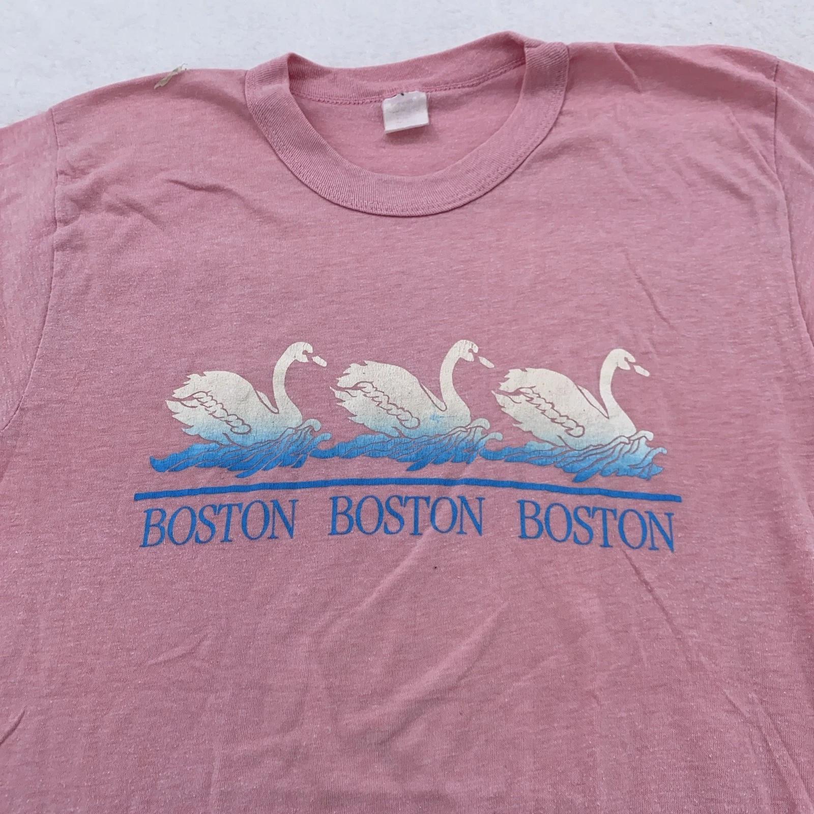 Vintage Boston Shirt Mens XXS Swan Boats Graphic Tourist Souvenir 80s Tee XL
Vintage Boston Shirt Mens XXS Swan Boats Graphic Tourist Souvenir 80s Tee XL