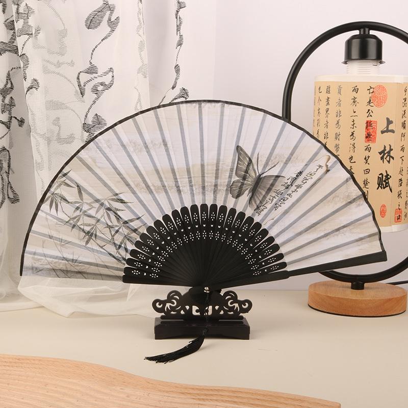 Складной веер в ретро-стиле, женский, с японским узором, ретро, тканевый, ручной работы, подарок, украшение для дома, танцевальный ручной веер
Складной веер в ретро-стиле, женский, с японским узором, ретро, тканевый, ручной работы, подарок, украшение для дома, танцевальный ручной веер