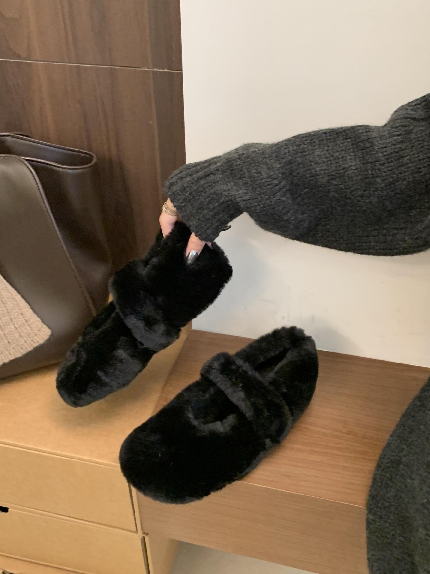 Unidsn French Retro Round Head Velvet Mary Jane Fluffy Shoes Women Wear One Word With Warm Beanie Shoes 39 чорний
Unidsn French Retro Round Head Velvet Mary Jane Fluffy Shoes Women Wear One Word With Warm Beanie Shoes 39 чорний