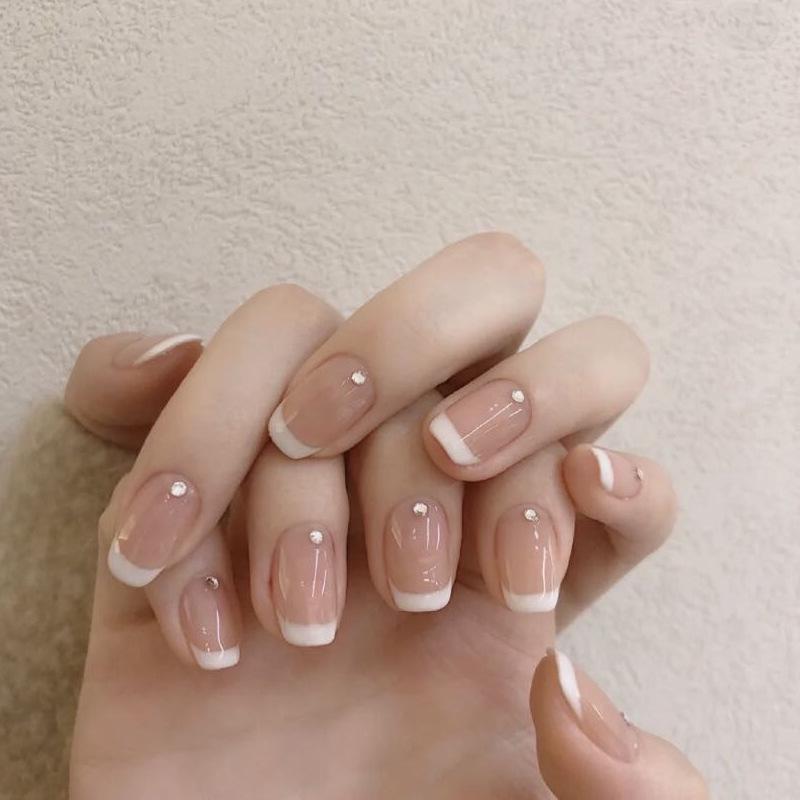French Rhinestone Detachable Nail Patches - 24-Piece Box of Short, Wearable Fake Nail Stickers
French Rhinestone Detachable Nail Patches - 24-Piece Box of Short, Wearable Fake Nail Stickers