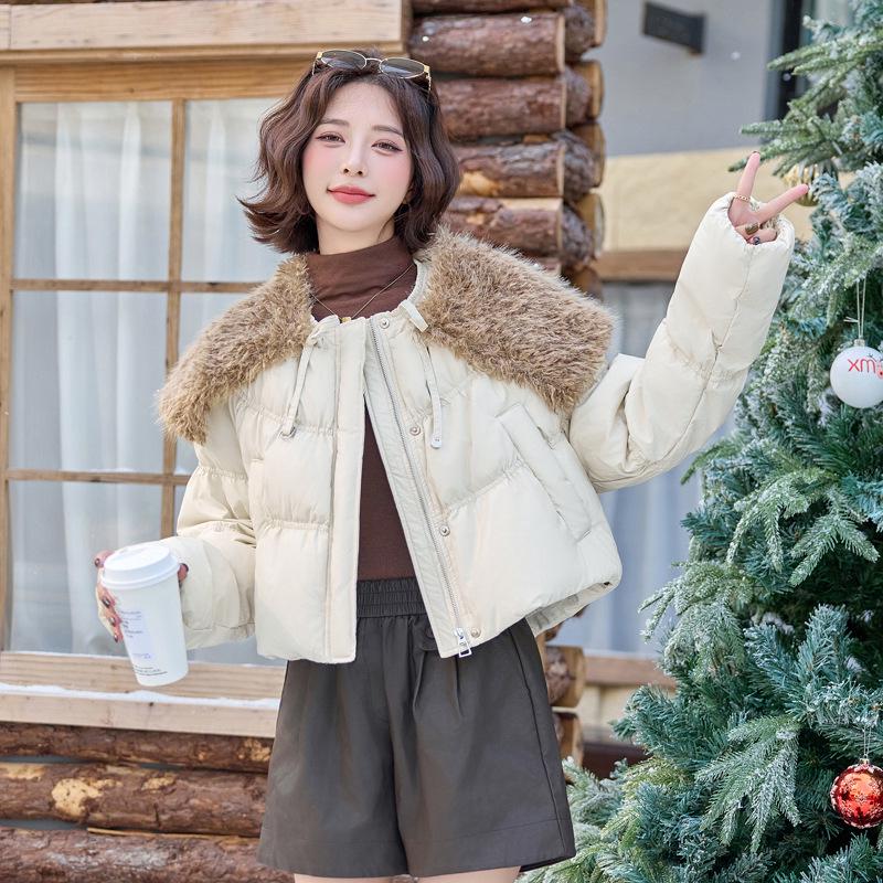 Stylish Women s Winter Down Jacket with Large Fur Collar - Petite Fit, Thickened White Duck Down (Model YJ6839) M (115-130 jin)
Stylish Women s Winter Down Jacket with Large Fur Collar - Petite Fit, Thickened White Duck Down (Model YJ6839) M (115-130 jin)