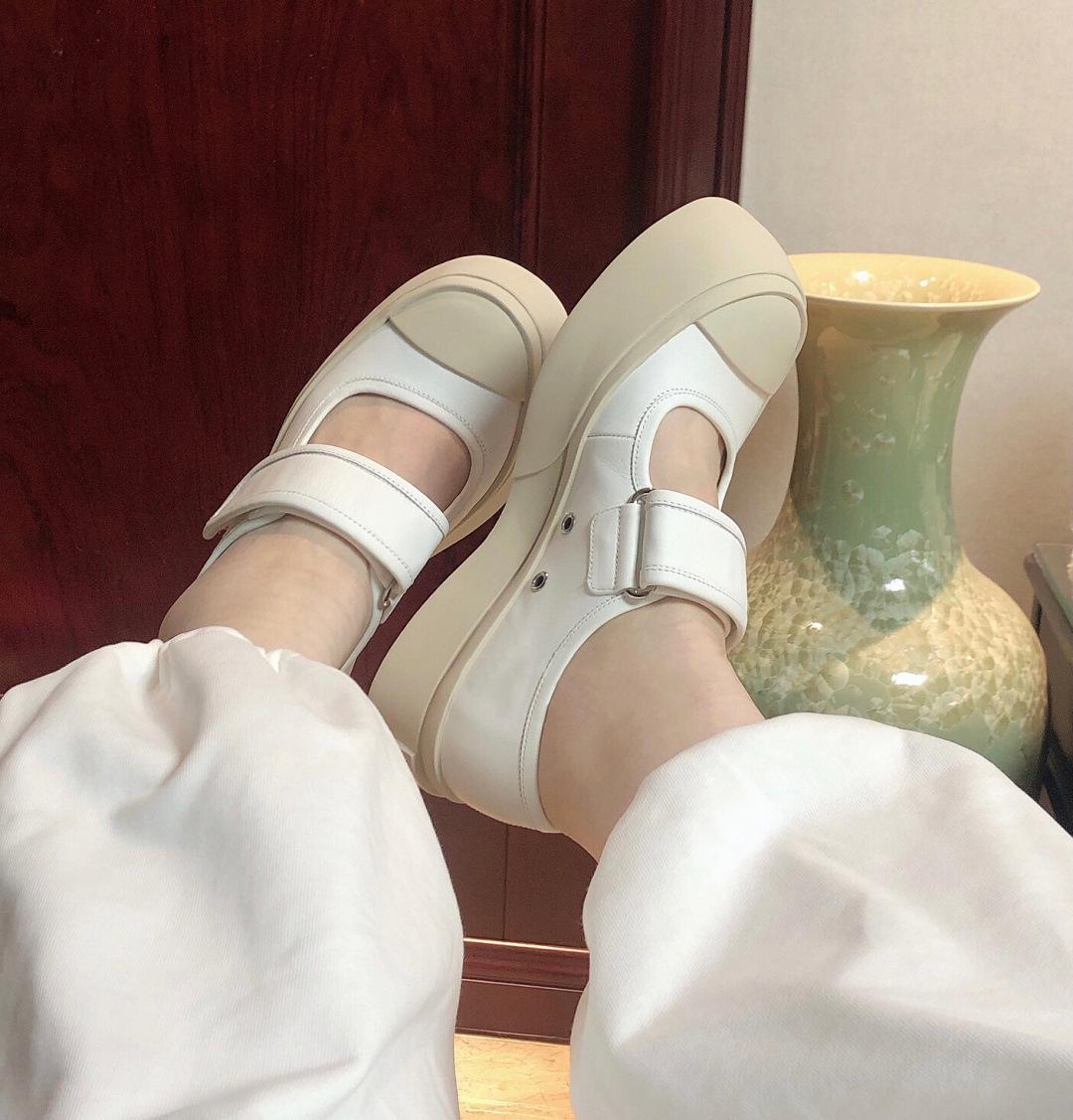 Sheepskin version~ Leather Velcro platform muffin shoes for women with Mary Jane shoes, ugly cute little white shoes, single shoes tide 40
Sheepskin version~ Leather Velcro platform muffin shoes for women with Mary Jane shoes, ugly cute little white shoes, single shoes tide 40