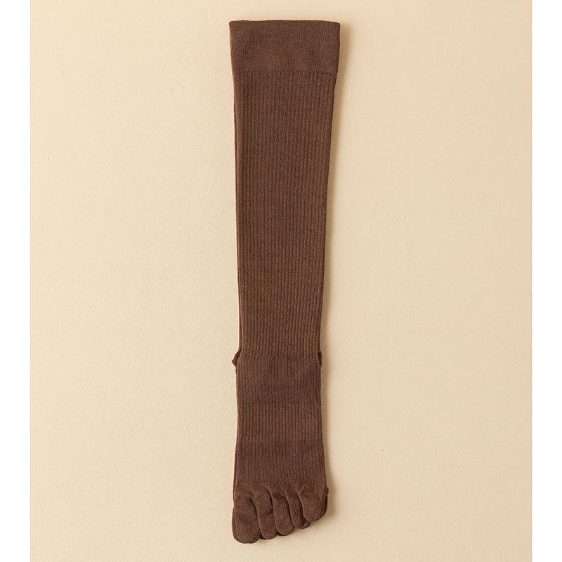 Женские осенние носки для йоги и фитнеса с пятью пальцами, сдавливающие икры — средней длины, с раздвоенным носком для бега и прыжков One Size темный кофе
Женские осенние носки для йоги и фитнеса с пятью пальцами, сдавливающие икры — средней длины, с раздвоенным носком для бега и прыжков One Size темный кофе